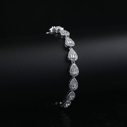 European and American sources: copper material, elegant temperament bracelet, white gold pear-shaped, detachable personality chain, full of zircon hand ornaments